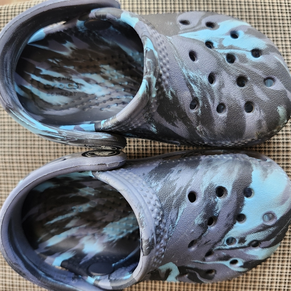 Crocs Classic Clogs- Toddler. Blue and Gray. Size 5